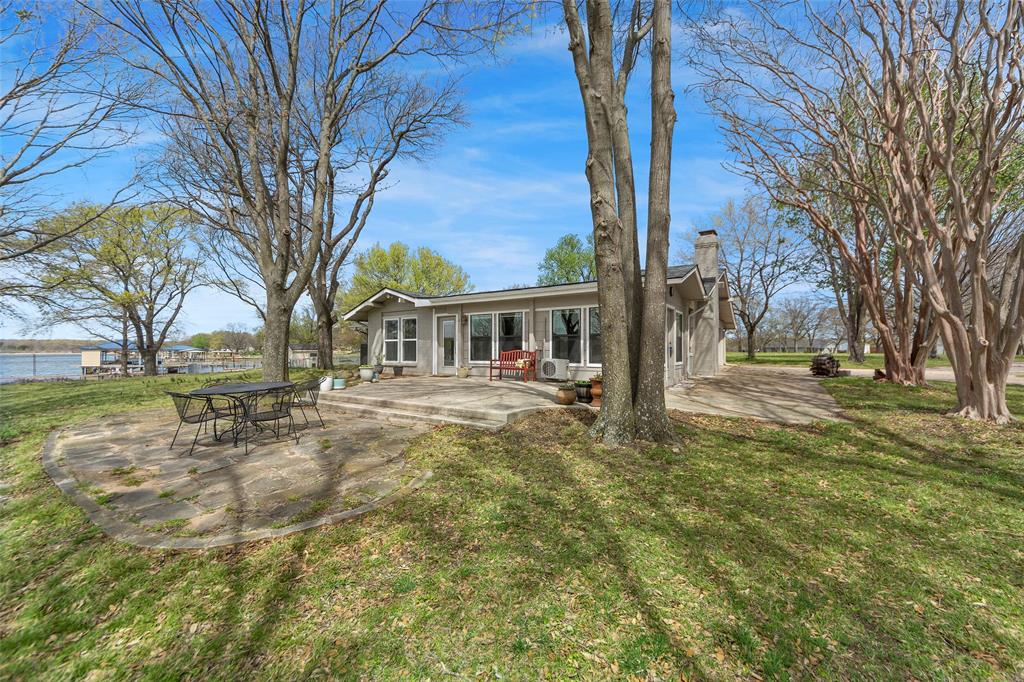 2110 Beavers Point Bonham, TX 75418 - Photo 8 of 40