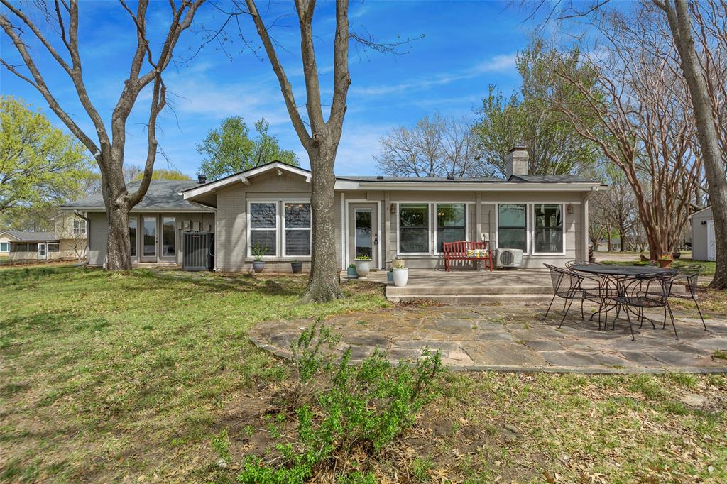 2110 Beavers Point Bonham, TX 75418 - Photo 9 of 40