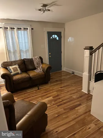 $900 | 114 West 5th Street, Unit 1, Media, PA 19063