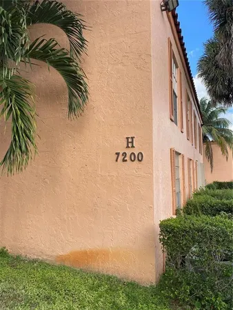 $235,000 | 7200 Fairway Drive, Unit H 12, Miami Lakes, FL 33014