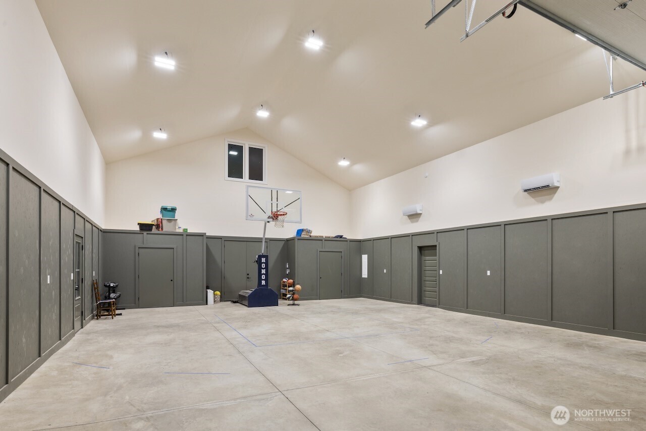 3920 Weaver Road Ellensburg, WA 98926 - Photo 31 of 40 a view of a hallway
