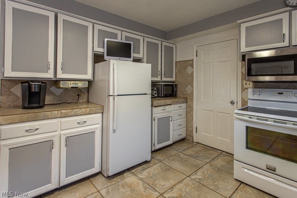455 Redondo Road Youngstown, OH 44504 - Photo 9 of 50