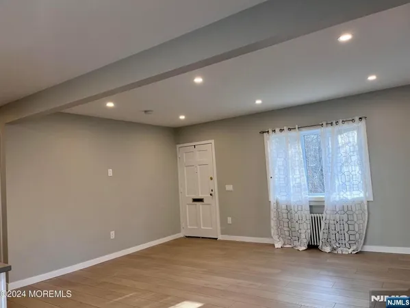 $3,100 | 96 Paterson Avenue, Unit 1, Midland Park, NJ 07432