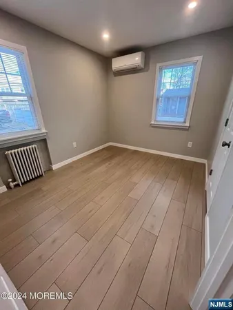 $3,100 | 96 Paterson Avenue, Unit 1, Midland Park, NJ 07432