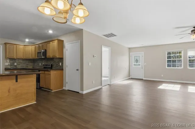 $289,000 | 208 Bunker Road, Eldon, MO 65026