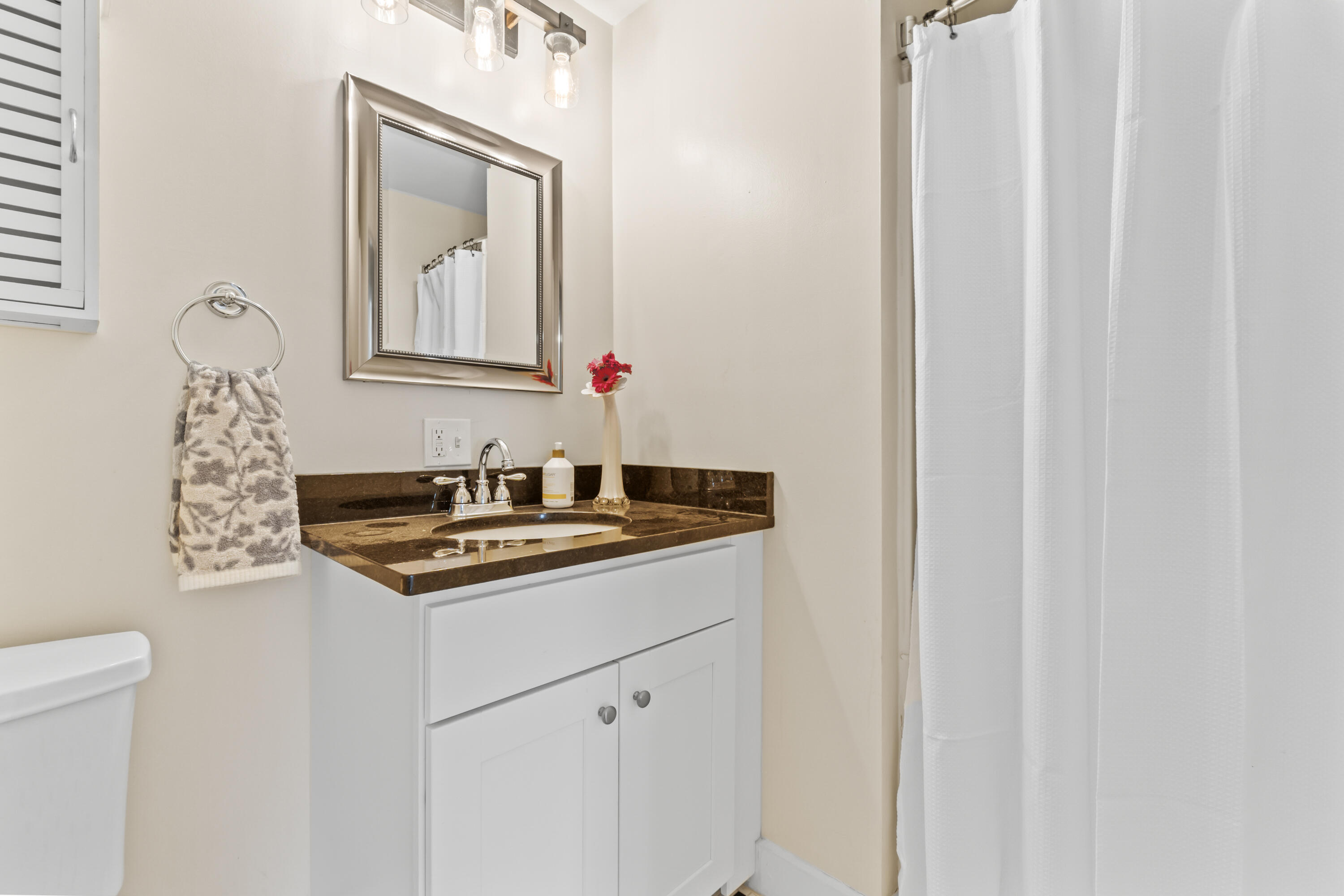 773 Congress Street, Unit 3 Portland, ME 04102 - Photo 12 of 13 upstairs full bath