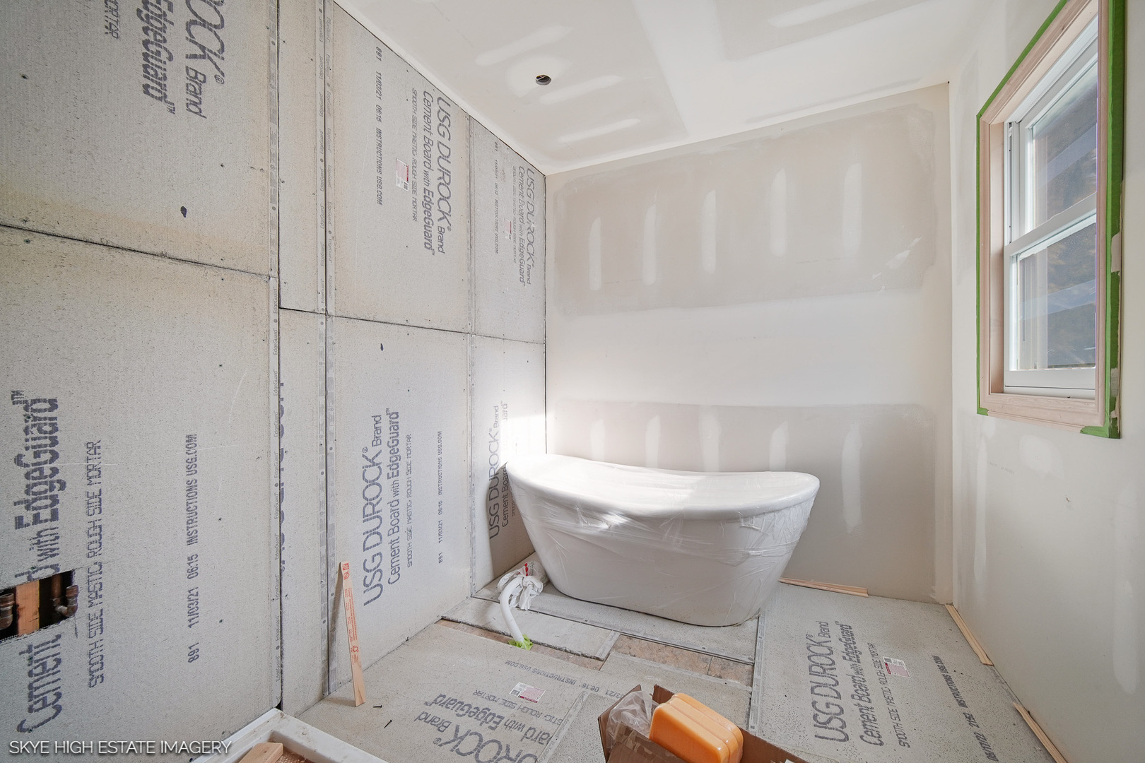 2163 Chestnut Road Homewood, IL 60430 - Photo 16 of 31 a spacious bathroom with a toilet and a shower