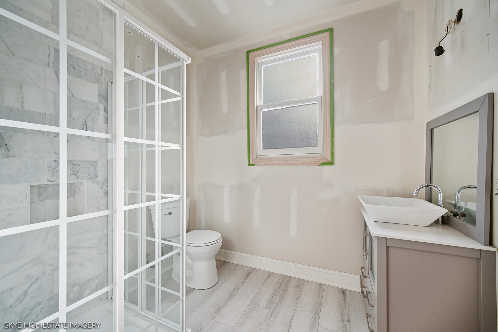 2163 Chestnut Road Homewood, IL 60430 - Photo 10 of 31 a bathroom with a toilet and a sink