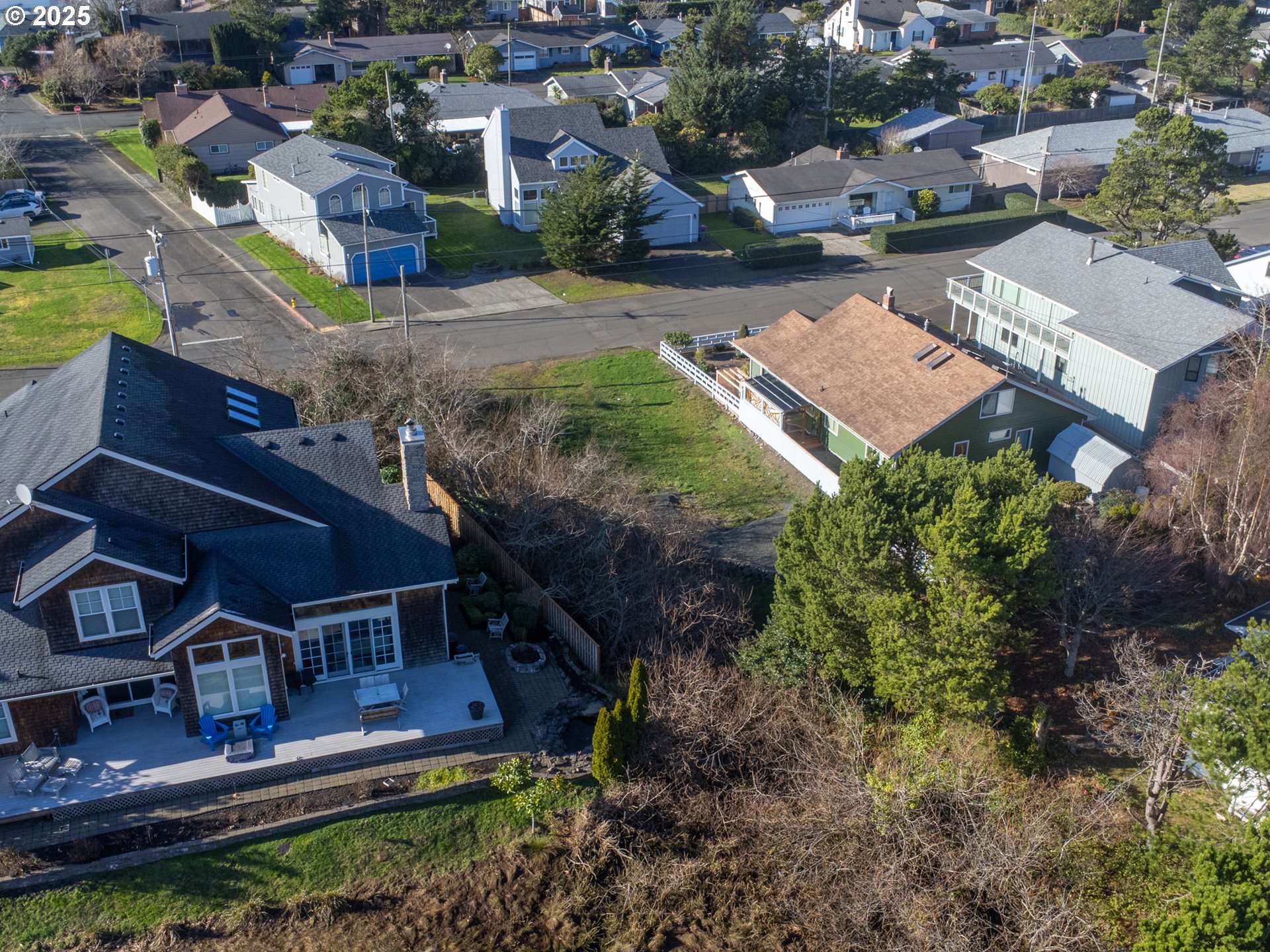 1281 South Downing Street Seaside, OR 97138 - Photo 4 of 12 an aerial view of a house with a yard