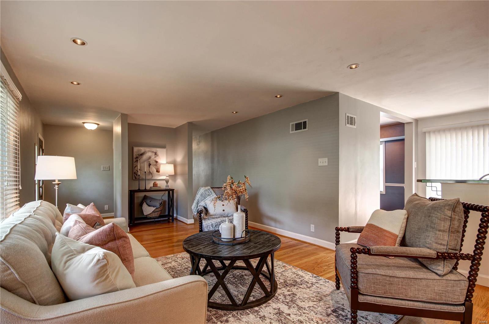218 Timbercrest Road St. Louis, MO 63122 - Photo 12 of 33 Gallery Image 12