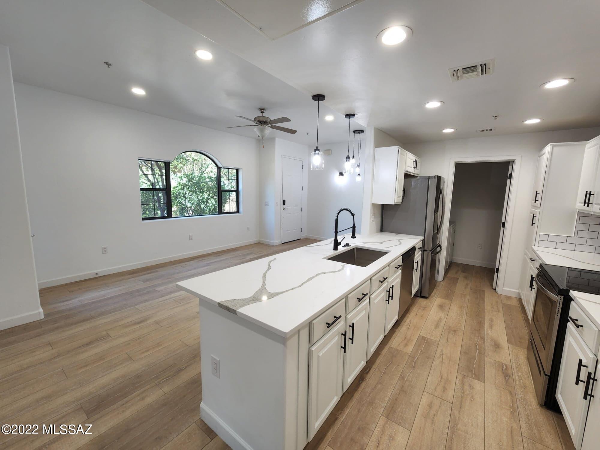 2016 East River Road, Unit 105 Tucson, AZ 85718 - Photo 11 of 14 Gallery Image 11