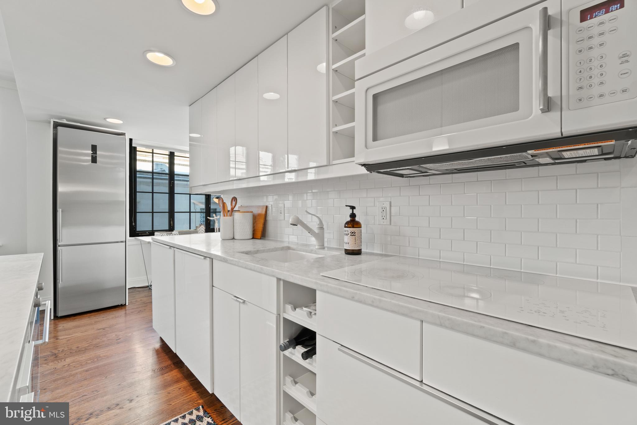1701 16th Street Northwest, Unit 317 Washington, DC 20009 - Photo 8 of 15 Marble countertops