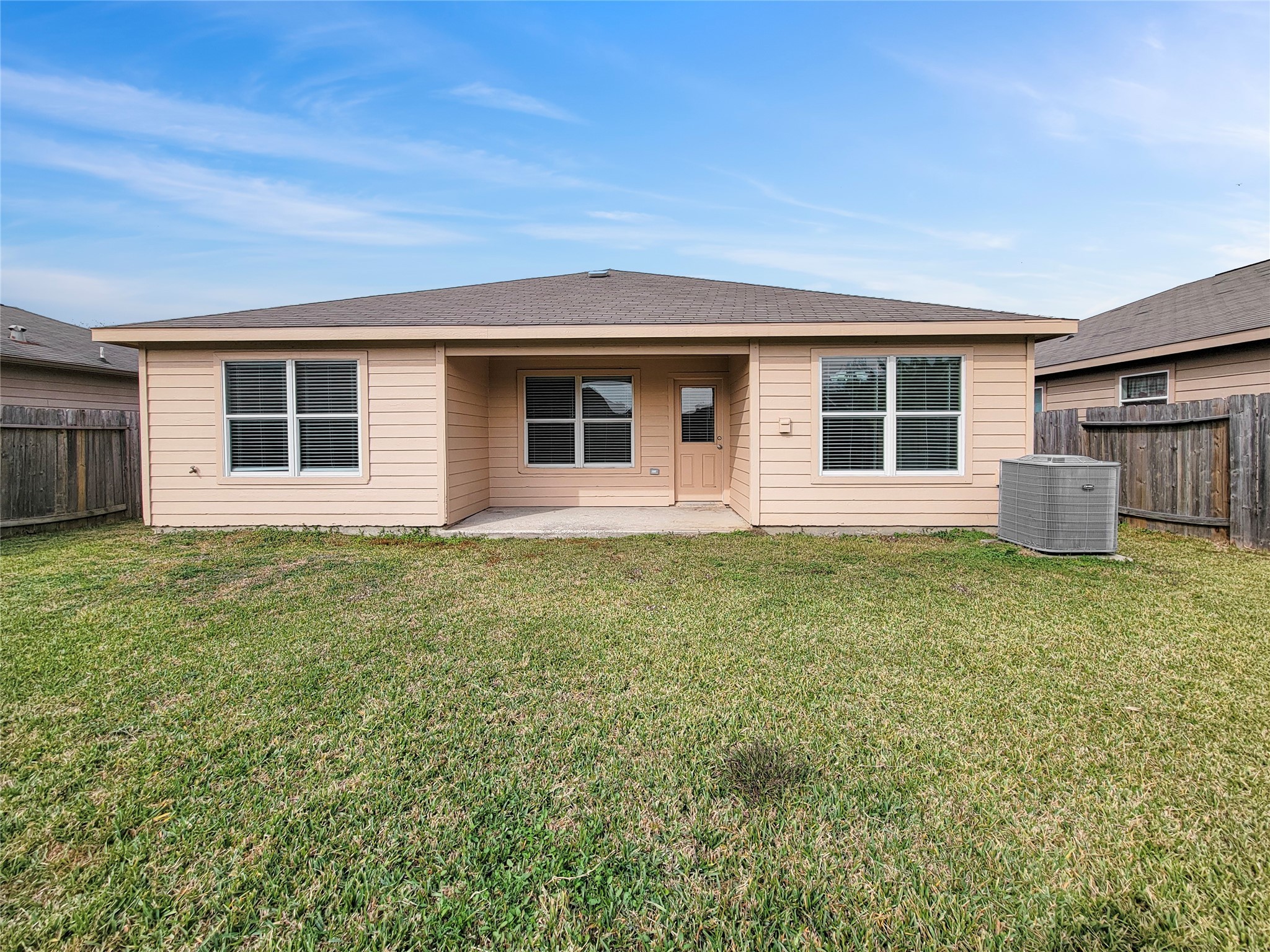 930 Paradise Road Baytown, TX 77521 - Photo 17 of 18 front view of a house with a yard