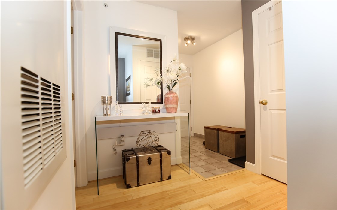 92 Mill Street, Unit 304 Woonsocket, RI 02895 - Photo 31 of 35 Entry Hallway