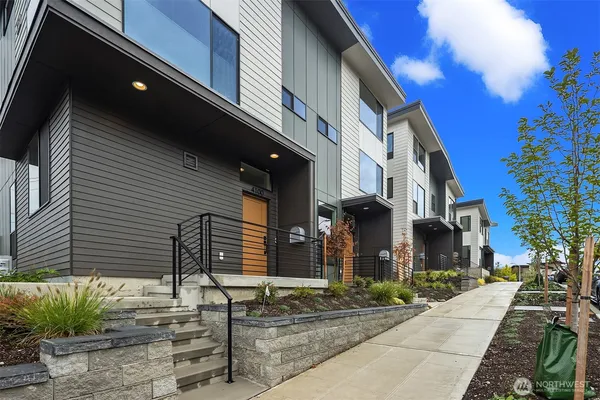 $729,950 | 4100 30th Avenue South, Seattle, WA 98108