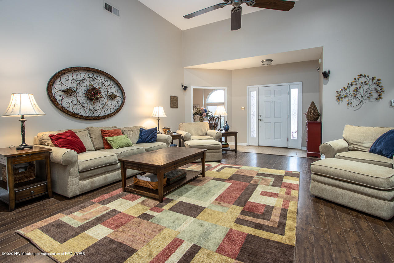 8903 Bell Ridge Drive Olive Branch, MS 38654 - Photo 4 of 29 BellRidge-35-Edit