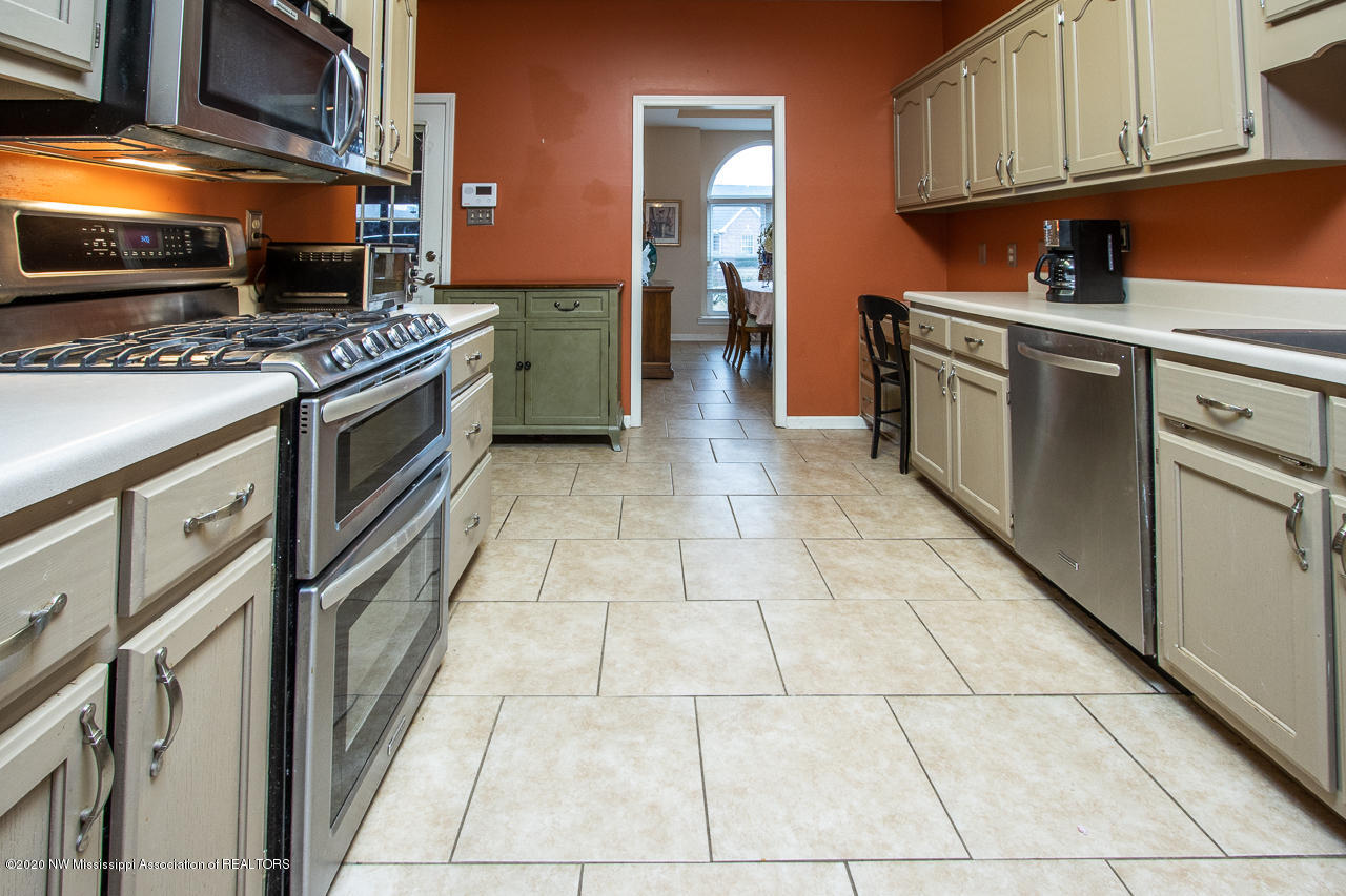 8903 Bell Ridge Drive Olive Branch, MS 38654 - Photo 7 of 29 BellRidge-25