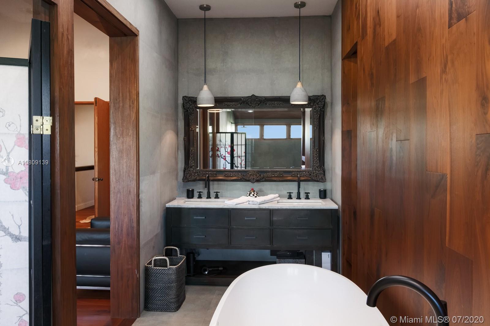 605 Solano Prado Miami, FL 33156 - Photo 18 of 30 Master bathroom.