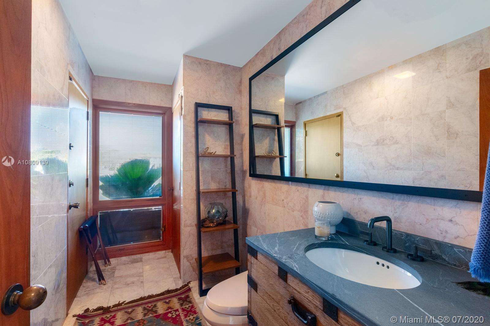 605 Solano Prado Miami, FL 33156 - Photo 21 of 30 Bathroom #2