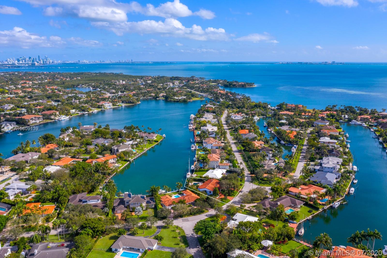 605 Solano Prado Miami, FL 33156 - Photo 4 of 30