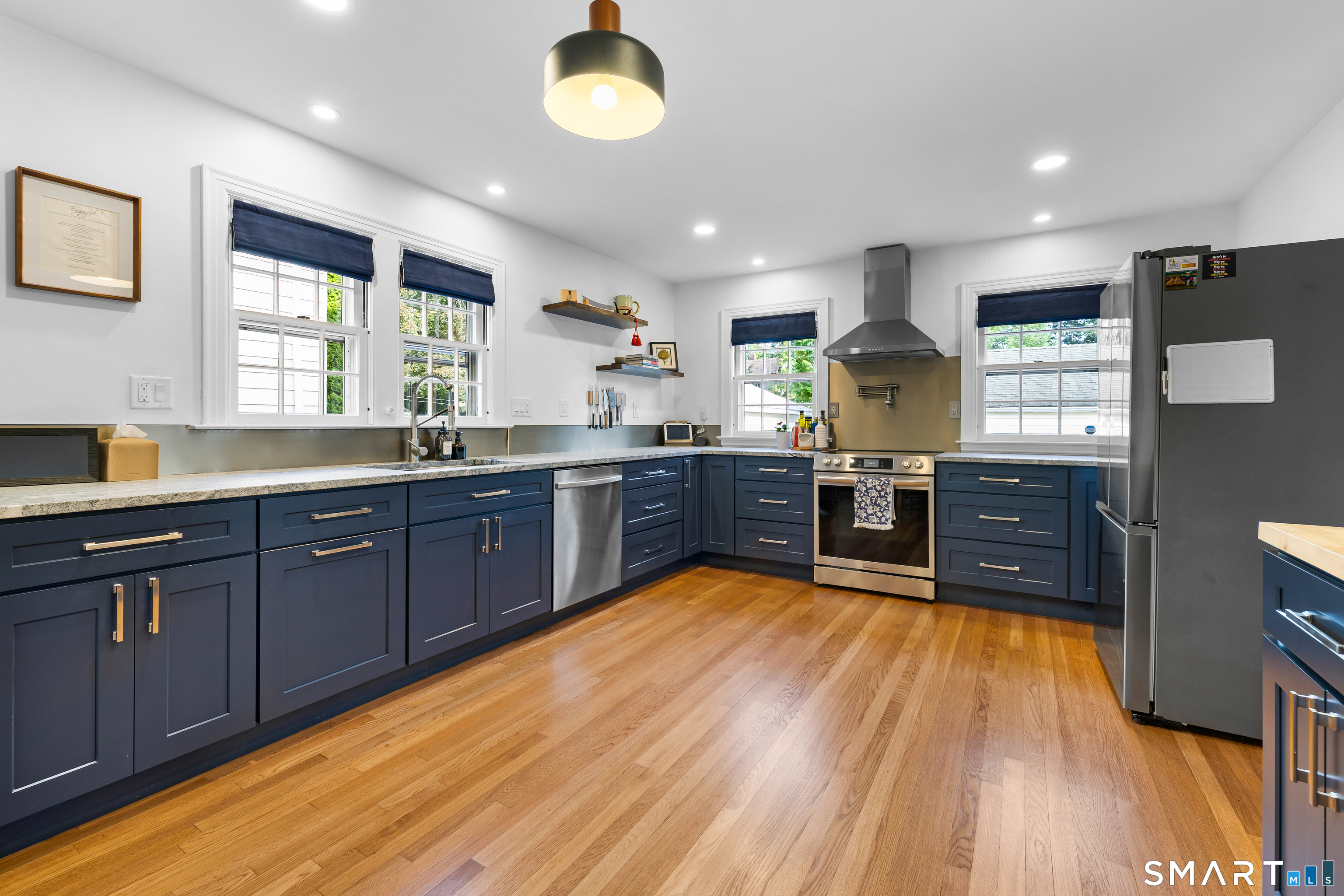 57 Fennbrook Road West Hartford, CT 06119 - Photo 3 of 21 Gallery Image 3