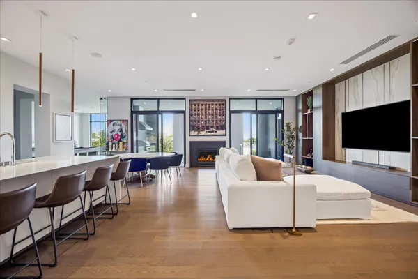 $2,695,000 | 2710 Steel Street, Unit 507, Houston, TX 77098