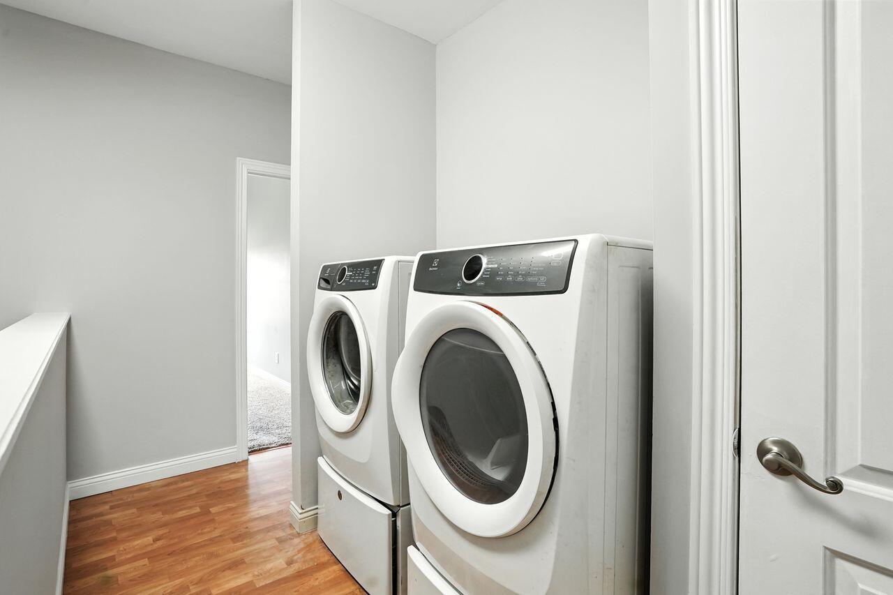 183 West 126th Place Crown Point, IN 46307 - Photo 18 of 25 a utility room with dryer and washer