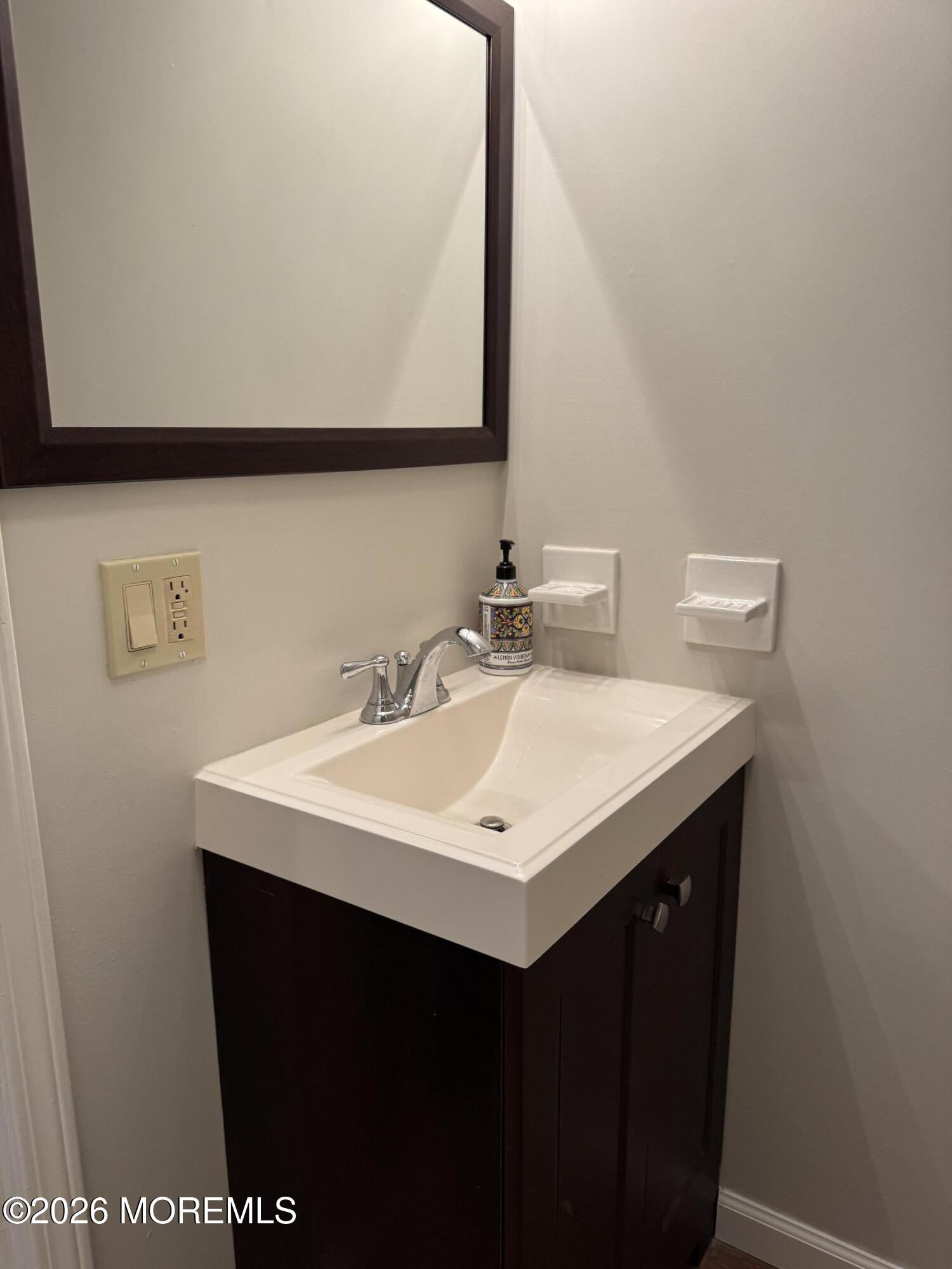 1525 Hulse Road, Unit 7 Point Pleasant, NJ 08742 - Photo 21 of 27 First floor bathroom