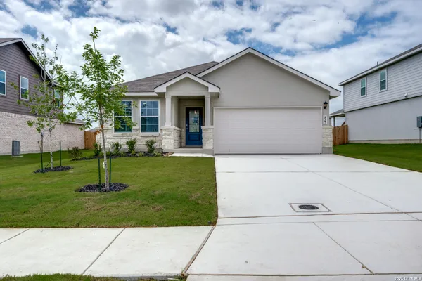$2,300 | 527 Avalon Banks, Cibolo, TX 78108