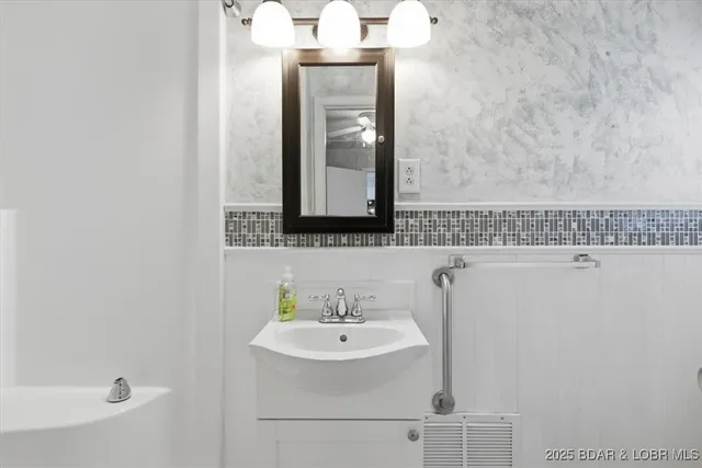 $225,000 | 1106 Larkin Drive, Eldon, MO 65026