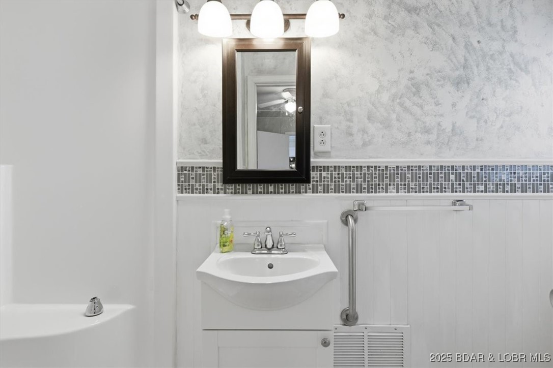 1106 Larkin Drive Eldon, MO 65026 - Photo 29 of 31