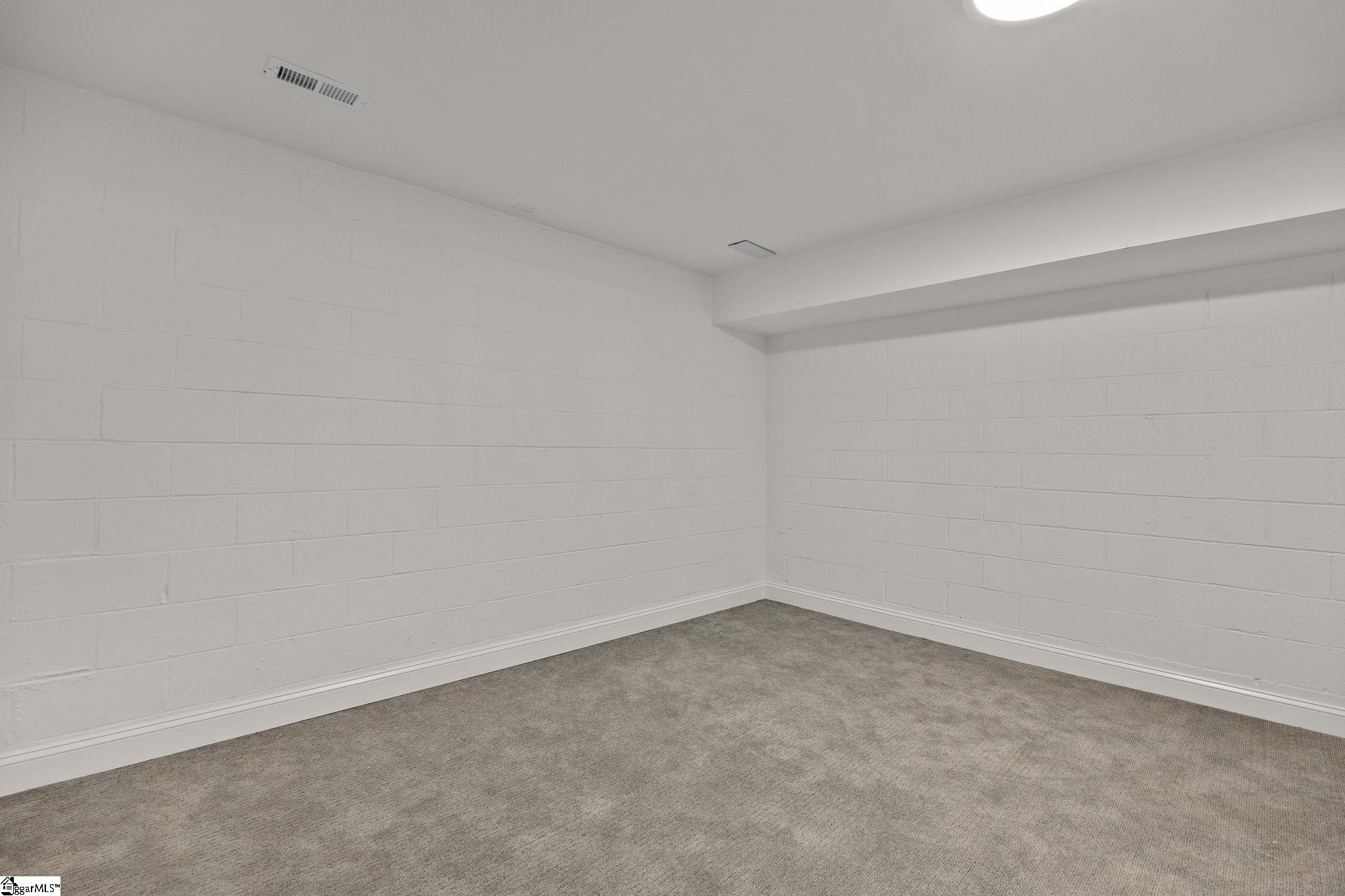 1 Sweetbriar Court Greer, SC 29650 - Photo 4 of 50