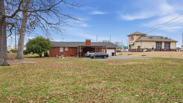 $900,000 | 1505 North Jackson Street, Tullahoma, TN 37388