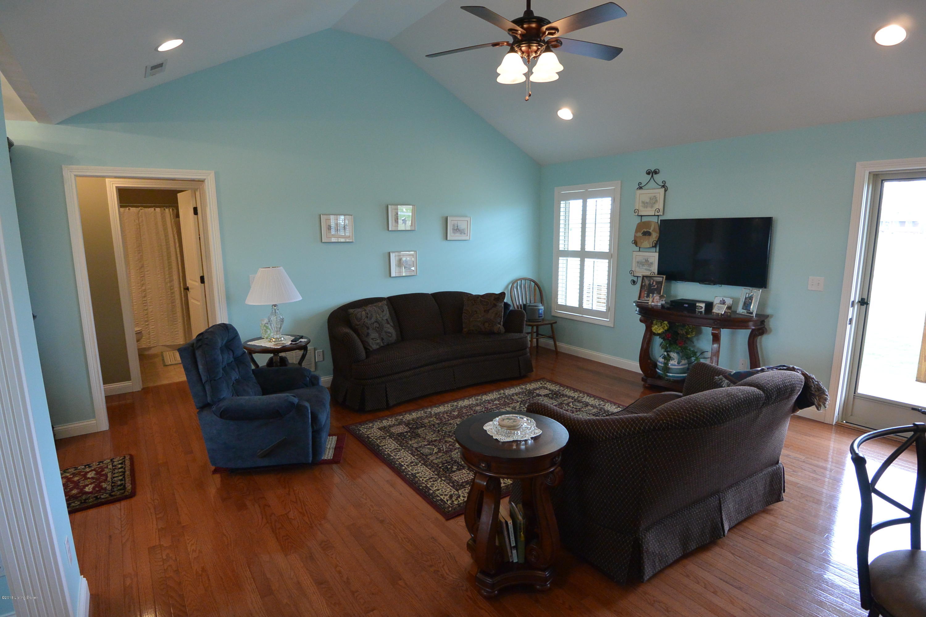 Living Room (3)