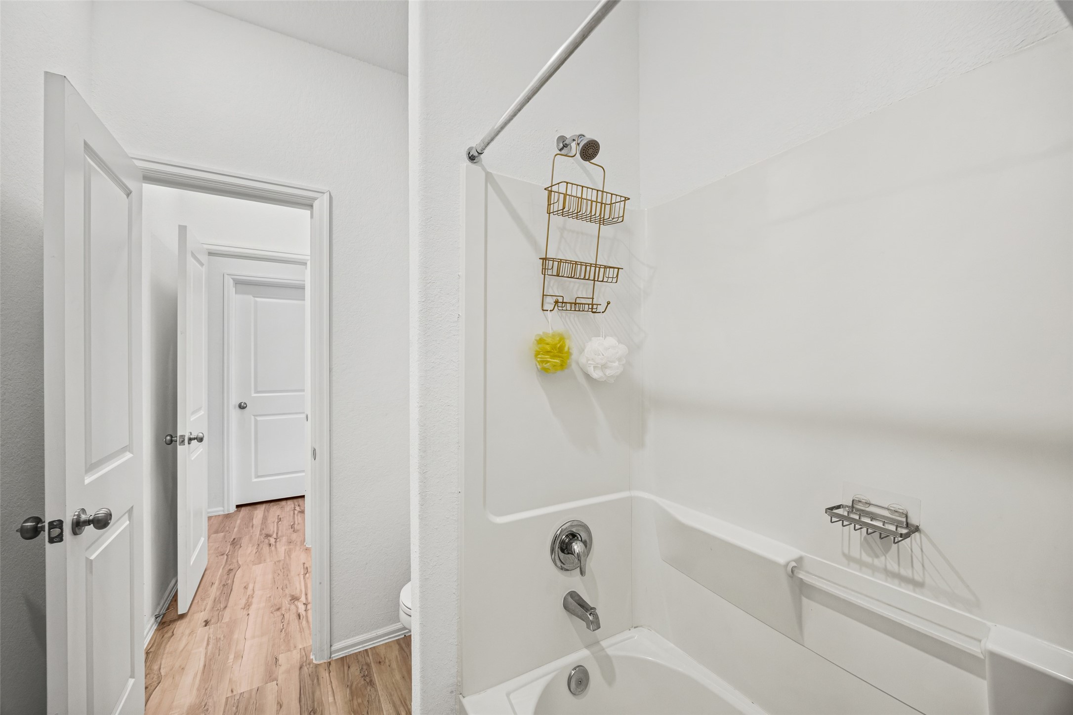 2822 Paradise Ridge Way Conroe, TX 77301 - Photo 16 of 21 a bathroom with a bathtub