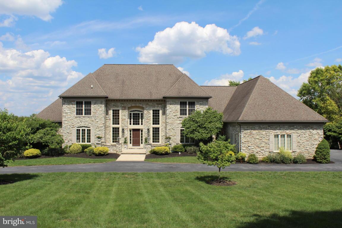 70 Green Spring Circle Lancaster, PA 17603 - Photo 2 of 64 Gallery Image 2