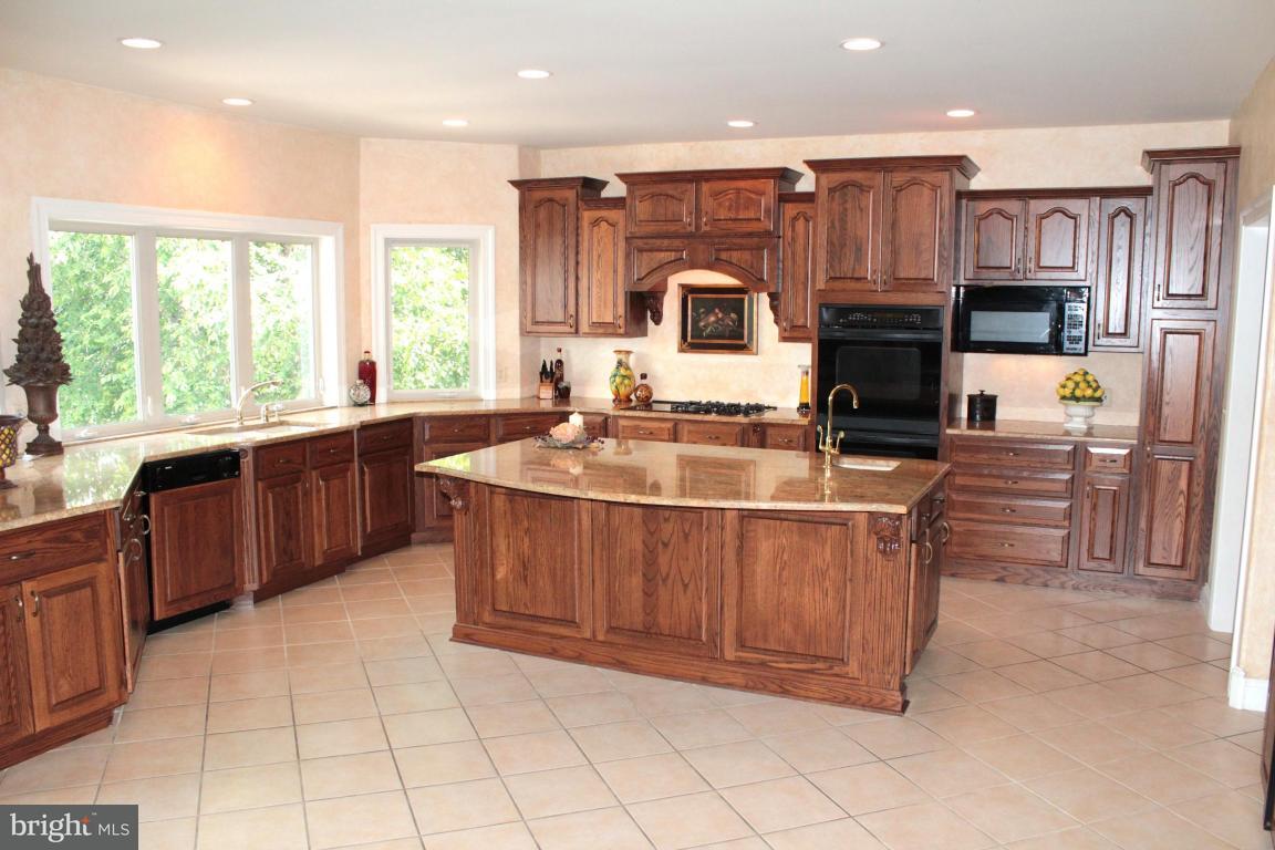 70 Green Spring Circle Lancaster, PA 17603 - Photo 17 of 64 Gallery Image 17