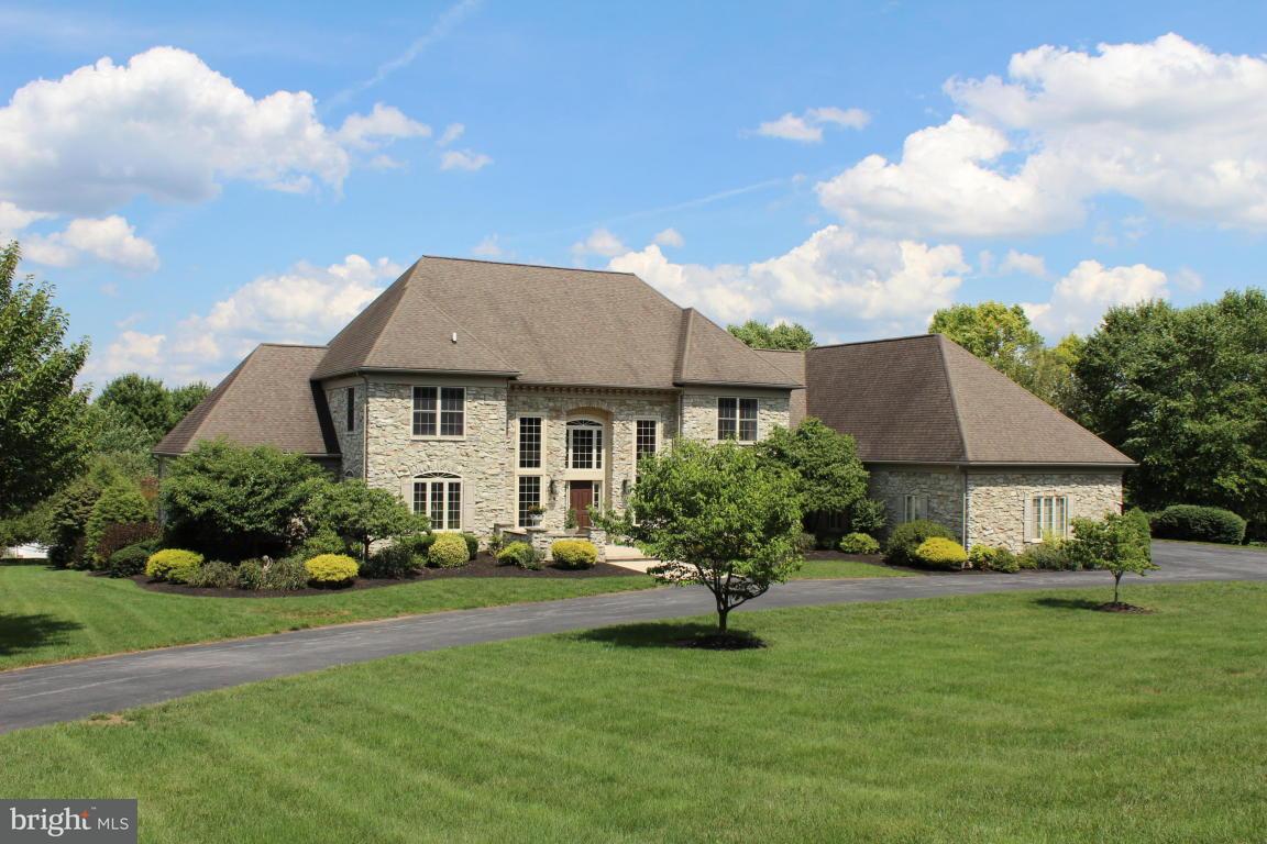 70 Green Spring Circle Lancaster, PA 17603 - Photo 3 of 64 Gallery Image 3