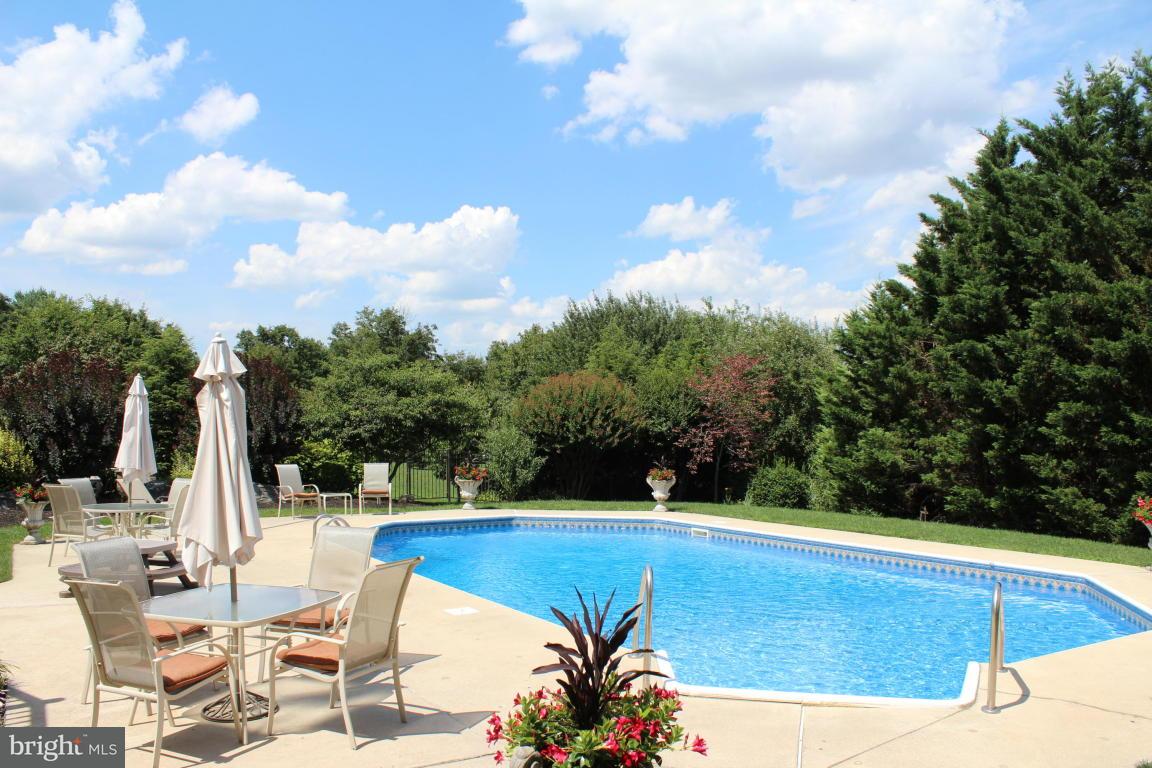 70 Green Spring Circle Lancaster, PA 17603 - Photo 8 of 64 Gallery Image 8