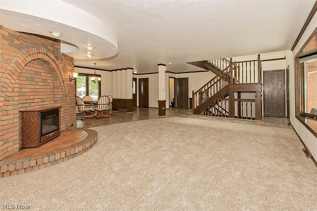 6515 Liberty Road Solon, OH 44139 - Photo 12 of 34 Great room and foyer