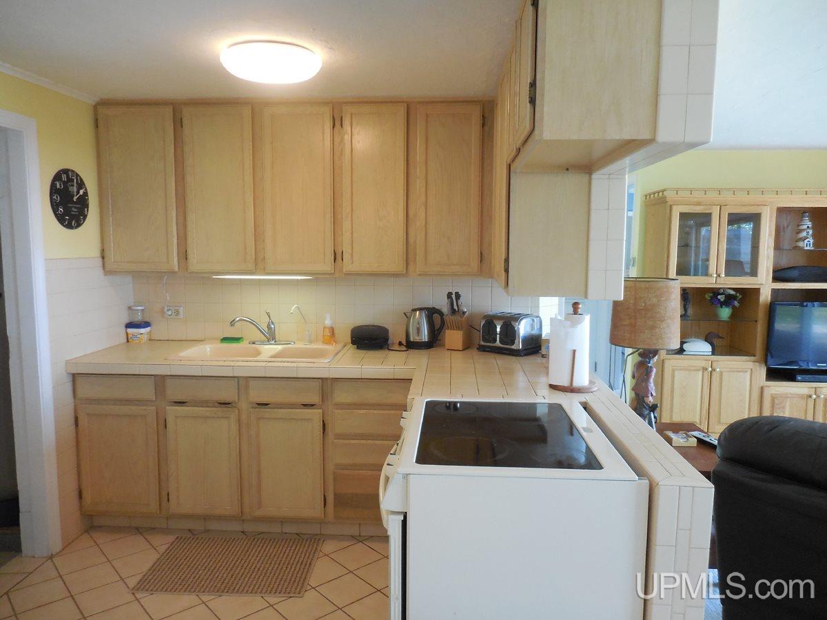 702 West Gulliver Lake Road Gulliver, MI 49840 - Photo 9 of 20 Gallery Image 9