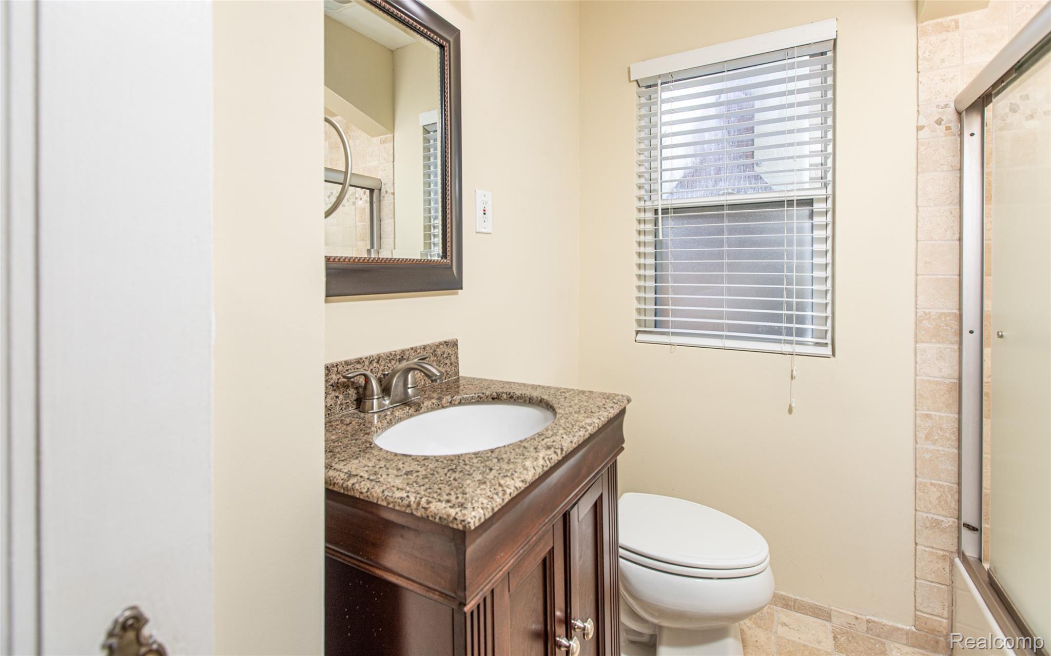 1642 Eaton Road Berkley, MI 48072 - Photo 11 of 23 -19.jpg