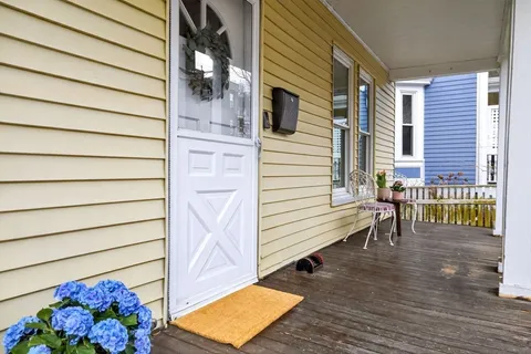 $949,000 | 146 Poplar Street, Boston, MA 02131