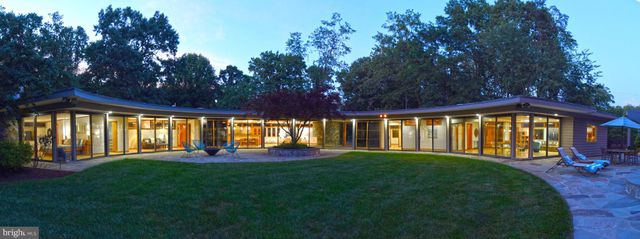 $1,600,000 | 801 Blacks Hill Road, Great Falls, VA 22066