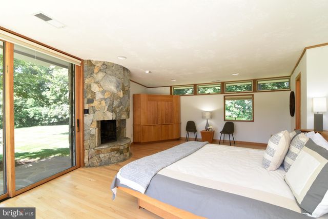 $1,600,000 | 801 Blacks Hill Road, Great Falls, VA 22066