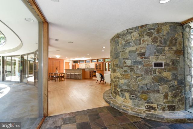 $1,600,000 | 801 Blacks Hill Road, Great Falls, VA 22066