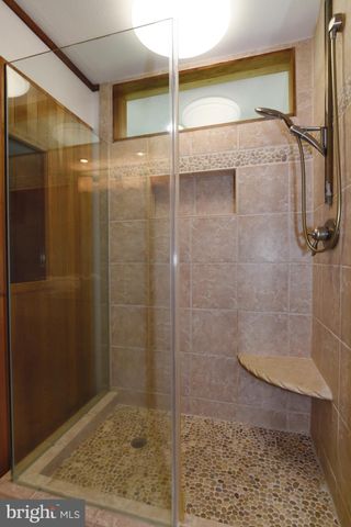 $1,600,000 | 801 Blacks Hill Road, Great Falls, VA 22066