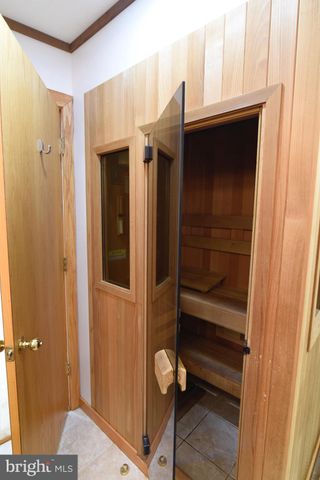 $1,600,000 | 801 Blacks Hill Road, Great Falls, VA 22066