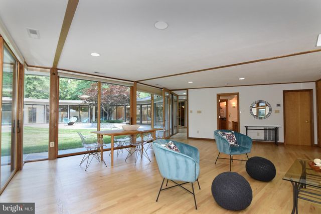 $1,600,000 | 801 Blacks Hill Road, Great Falls, VA 22066