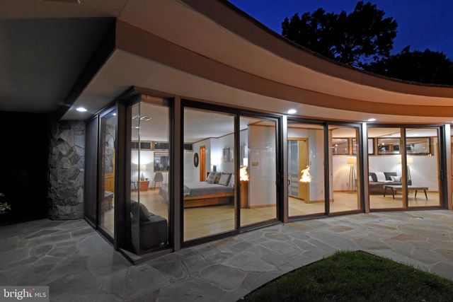 $1,600,000 | 801 Blacks Hill Road, Great Falls, VA 22066